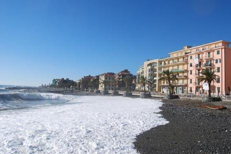 Cogoleto, un’invasione di blu nel Genovesato