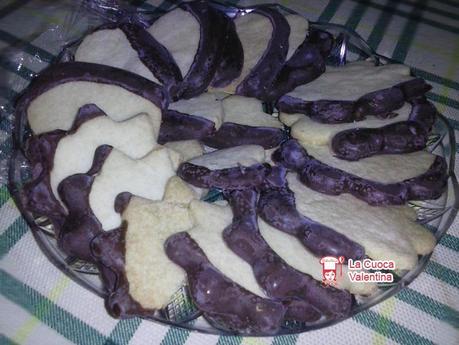 biscotti da the con glassa al cioccolato