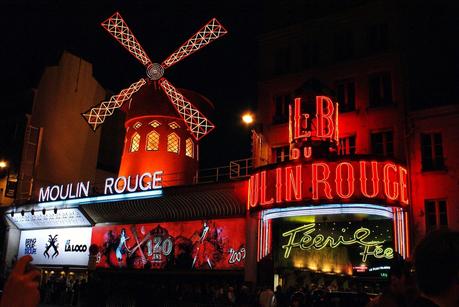 Parigi by night: tra luci, eros, magia e tanto divertimento