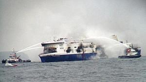 Norman Atlantic in preda alle fiamme