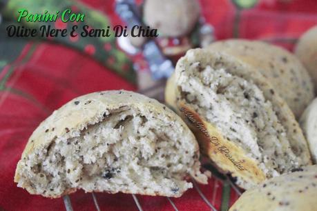 Panini Con Olive Nere E Semi Di Chia Panini Con Olive Nere E Semi Di Chia