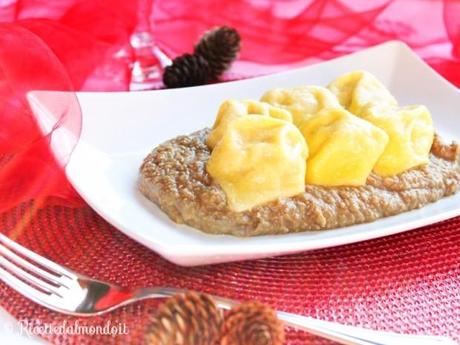 Tortelli con cotechino su vellutata di lenticchie