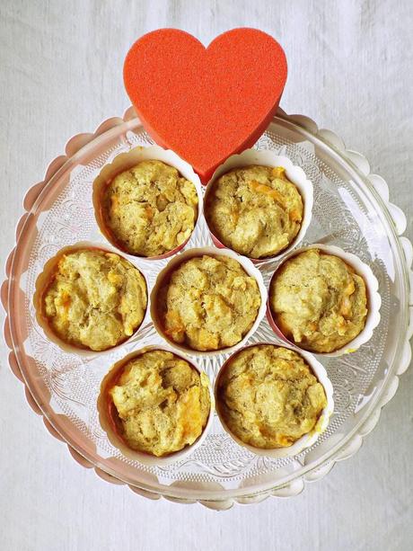 Mini muffins alla farina di farro e salmone affumicato