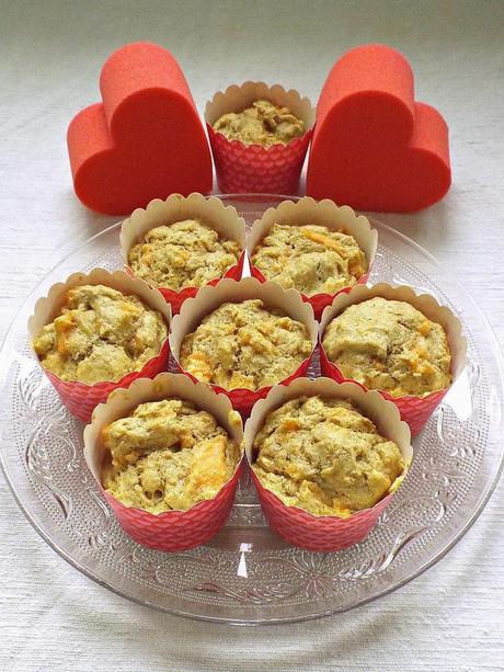 Mini muffins alla farina di farro e salmone affumicato