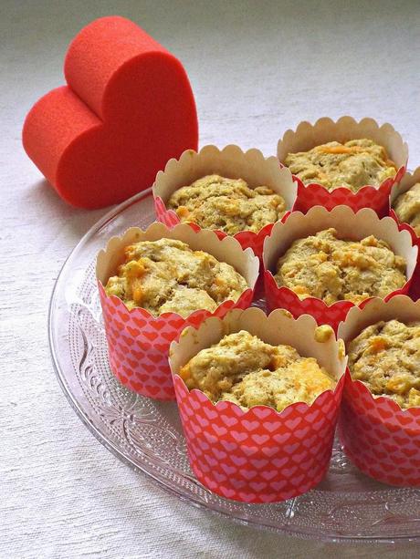 Mini muffins alla farina di farro e salmone affumicato