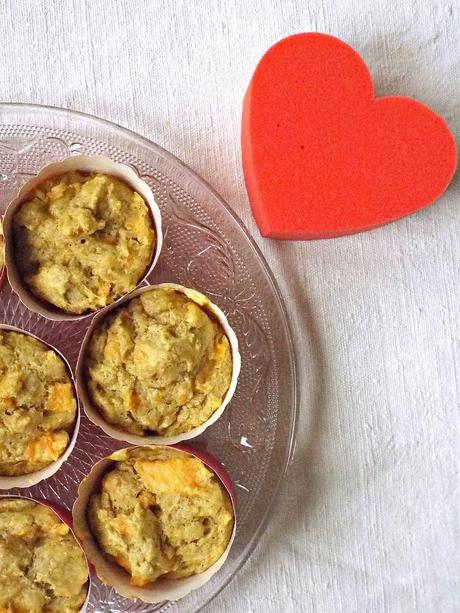 Mini muffins alla farina di farro e salmone affumicato