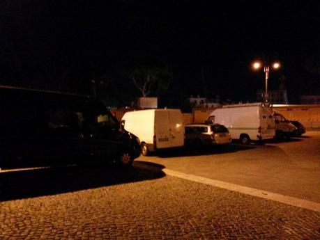 Il disgustoso mercatino di Natale di fronte a San Giovanni? In realtà è la Festa di Forza Italia. Una storia incredibile di squallore, degrado, presa in giro Il disgustoso mercatino di Natale di fronte a San Giovanni? In realtà è la Festa di Forza Italia. Una storia incredibile di squallore, degrado, presa in giro