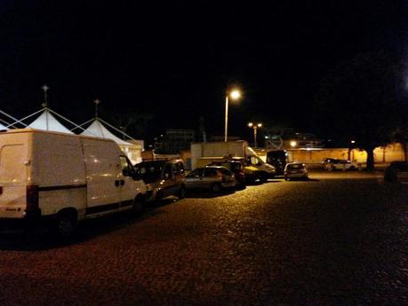 Il disgustoso mercatino di Natale di fronte a San Giovanni? In realtà è la Festa di Forza Italia. Una storia incredibile di squallore, degrado, presa in giro Il disgustoso mercatino di Natale di fronte a San Giovanni? In realtà è la Festa di Forza Italia. Una storia incredibile di squallore, degrado, presa in giro