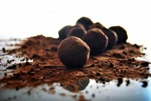 |⇨ Tartufini al cioccolato fondente e nocciole aromatizzati all’arancia