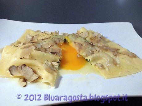 04-raviolo con ricotta e spinaci al tuorlo fondant con tartufo bianco