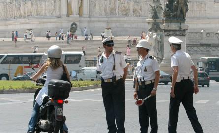 I vigili di Roma: l’emblema di un’Italia allo sfacelo