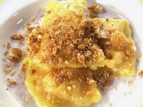 ravioli dolci con pesche e moscato