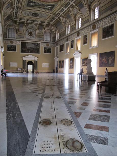 PAVIA. Museo Archeologico di Napoli chiuso. Un’insegnante pavese in vacanza nel capoluogo partenopeo denuncia l’episodio.