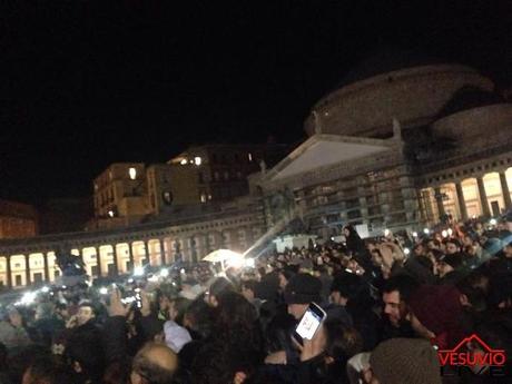 Pino Daniele, flash mob Piazza del Plebiscito