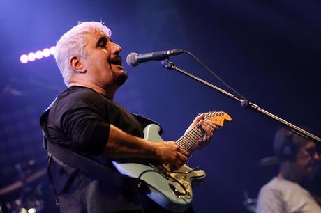 Pino Daniele, fan in protesta per la chiusura anticipata della camera ardente