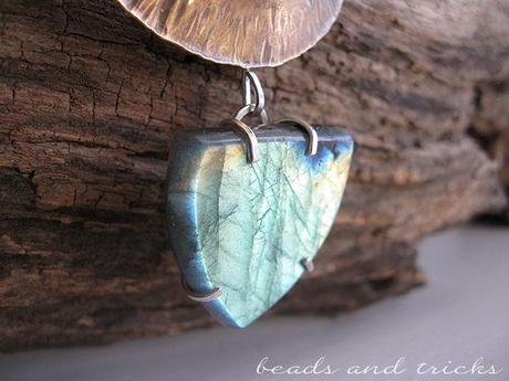 Labradorite montata a griffe in argento 925