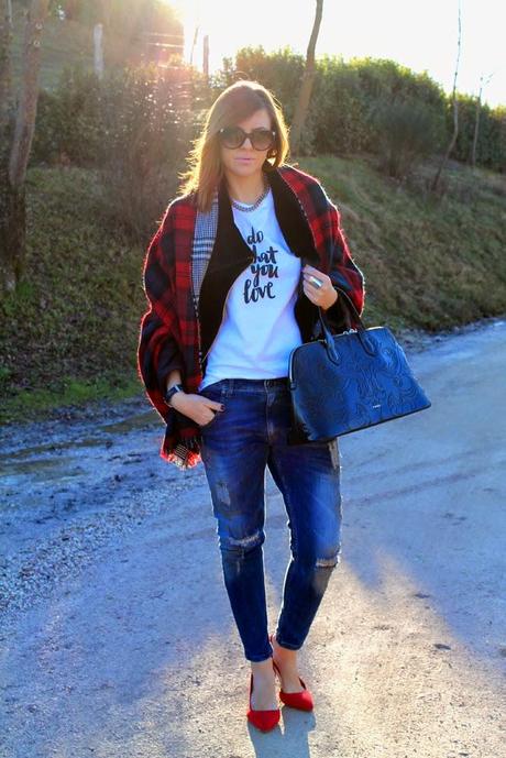 Outfit: maxi sciarpa double face e tshirt personalizzata da Snapmade