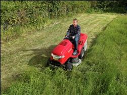 Trattorino tagliaerba Trattorino tagliaerba