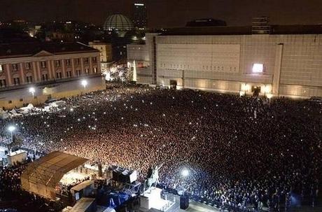 Pino Daniele - Folla in Piazza del Plebiscito