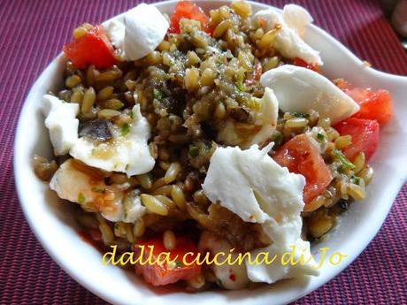 Insalata di kamut, melanzane e caprese