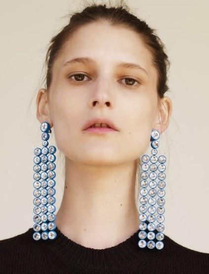 Il potere di Céline e gli orecchini statement della Resort 2015 #lookforless