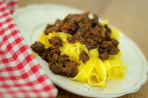 tagliatelle-ragu-cinghiale-porcini-gotturnio