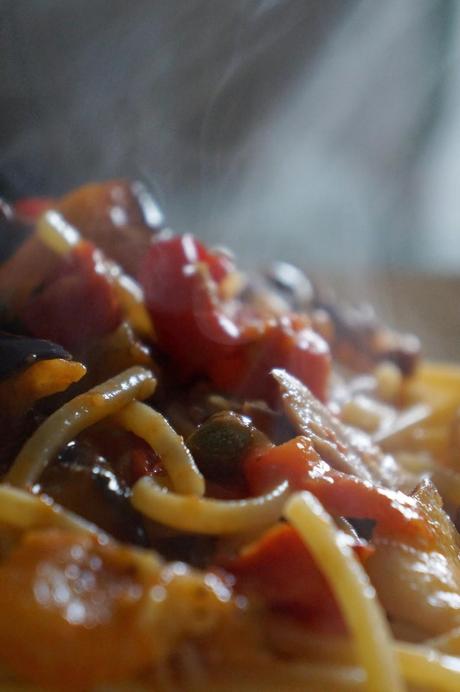 Spaghetti alla Chitarra con Caponata di Melanzane e Tonno