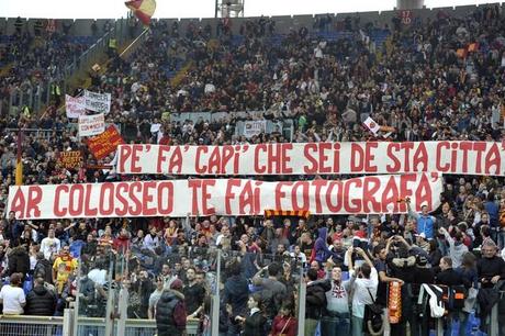 Botte e risposte nel derby Roma-Lazio