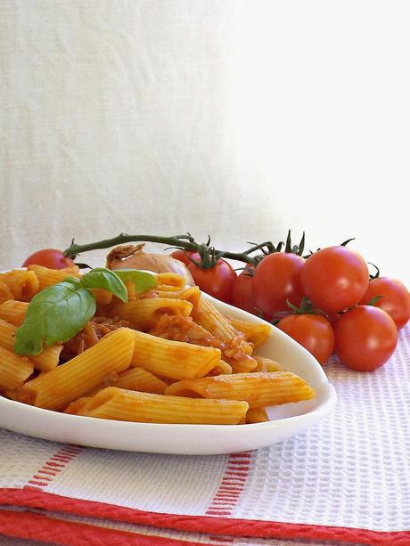 Penne piccanti al sugo di tonno