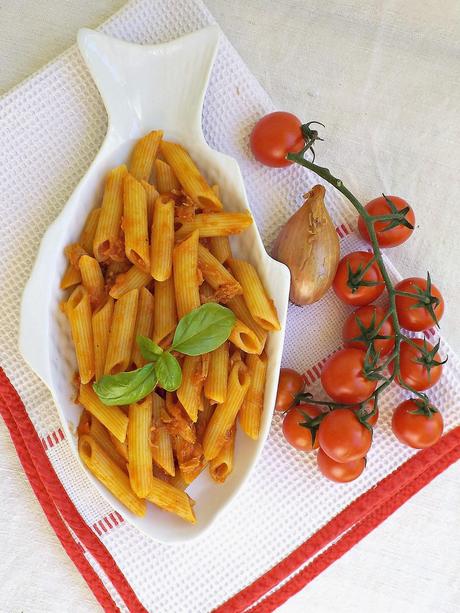 Penne piccanti al sugo di tonno