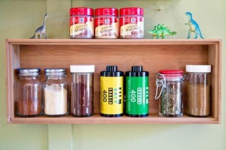 Film-Canisters-Into-Salt-and-Pepper-Shakers_ilovegreen_2