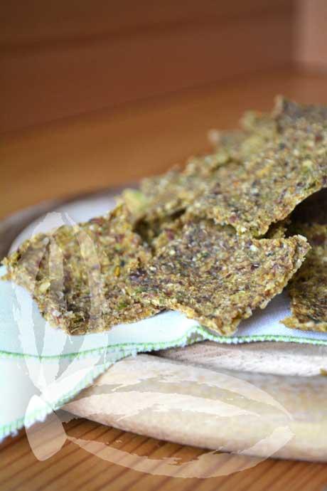 RAW-CRACKERS-DI-BROCCOLI