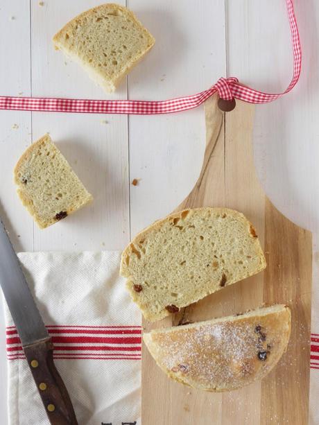 Pane all'uvetta