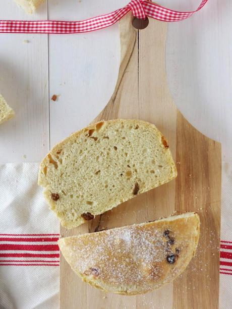 Pane all'uvetta