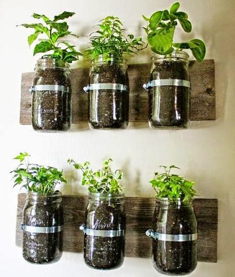 Tre idee per riciclare i vasi di vetro