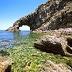 Pantelleria, perla nera del Mediterraneo, è la più grande tra le isole che circondano la Sicilia