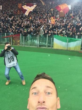 Il selfie di Totti è un'opera d'arte postmoderna