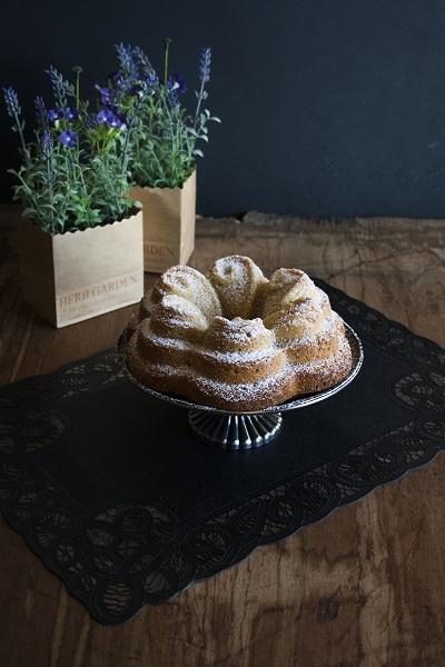 Ciambellone mandorle e cocco 