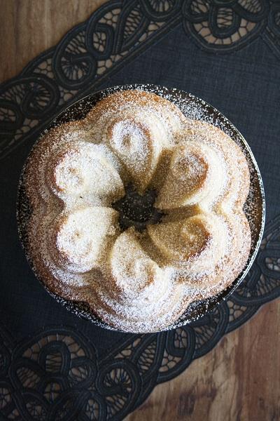 Ciambellone mandorle e cocco 