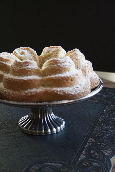 Ciambellone mandorle e cocco 