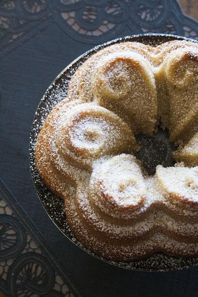 Ciambellone mandorle e cocco 