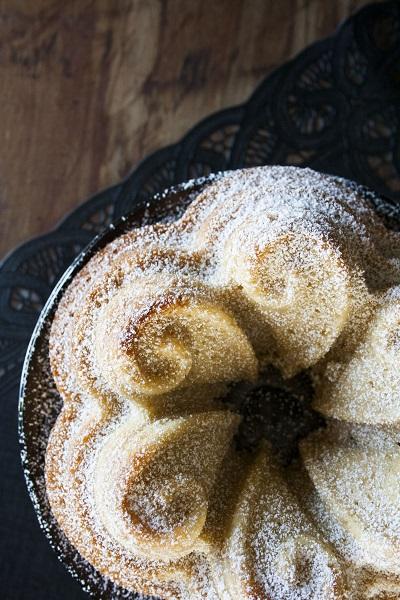 Ciambellone mandorle e cocco 