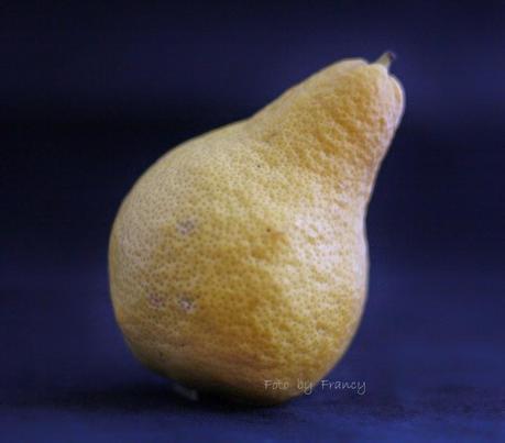 PROVE DI FOTO STILL LIFE - LIMONE A FORMA DI PERA