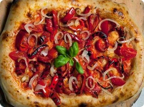 Pizza rossa piccante