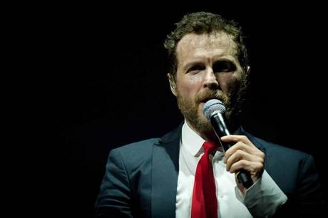 Jovanotti nei panni di un centauro nella copertina di Lorenzo 2015 CC