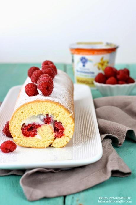 Rotolo con lamponi e mousse di yogurt alla vaniglia