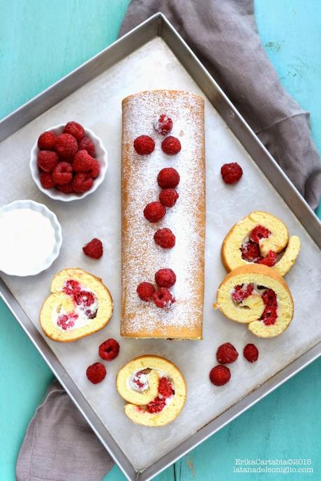 Rotolo con lamponi e mousse di yogurt alla vaniglia