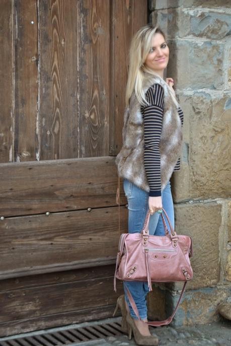 outfit jeans e tacchi, outfit gilet pelliccia, outfit maglia a righe, outfit tino generation, abbinamenti jeans e tacchi, abbinamenti maglia righe, abbinamenti gilet pelliccia, come abbinare il gilet di pelliccia, borsa rosa, come abbinare la borsa rosa, ciondolo tino,  orecchini majique, ragazze bionde, jeans fornarina, maglia mango, anello la murrina, fashion blogger italiane, mariafelicia magno fashion blogger, colorblock by felym, fashion blog italiani, outfit mariafelicia magno, italian girl, fashion bloggers italy, blonde girls, outfit gennaio 2015, outfit invernali, how to wear fur vest, jeans and heels, outfit jeans e tacchi, outfit gilet pelliccia, outfit maglia a righe, outfit tino generation, abbinamenti jeans e tacchi, abbinamenti maglia righe, abbinamenti gilet pelliccia, come abbinare il gilet di pelliccia, borsa rosa, come abbinare la borsa rosa, ciondolo tino,  orecchini majique, ragazze bionde jeans fornarina maglia mango anello la murrina fashion blogger italiane mariafelicia magno fashion blogger colorblock by felym fashion blog italiani outfit, mariafelicia magno, italian girl, fashion bloggers italy, blonde girls, outfit gennaio 2015, outfit invernali, how to wear fur vest, jeans and heels 