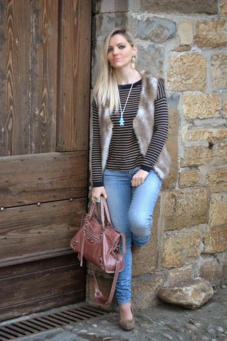 outfit jeans e tacchi, outfit gilet pelliccia, outfit maglia a righe, outfit tino generation, abbinamenti jeans e tacchi, abbinamenti maglia righe, abbinamenti gilet pelliccia, come abbinare il gilet di pelliccia, borsa rosa, come abbinare la borsa rosa, ciondolo tino,  orecchini majique, ragazze bionde, jeans fornarina, maglia mango, anello la murrina, fashion blogger italiane, mariafelicia magno fashion blogger, colorblock by felym, fashion blog italiani, outfit mariafelicia magno, italian girl, fashion bloggers italy, blonde girls, outfit gennaio 2015, outfit invernali, how to wear fur vest, jeans and heels, outfit jeans e tacchi, outfit gilet pelliccia, outfit maglia a righe, outfit tino generation, abbinamenti jeans e tacchi, abbinamenti maglia righe, abbinamenti gilet pelliccia, come abbinare il gilet di pelliccia, borsa rosa, come abbinare la borsa rosa, ciondolo tino,  orecchini majique, ragazze bionde jeans fornarina maglia mango anello la murrina fashion blogger italiane mariafelicia magno fashion blogger colorblock by felym fashion blog italiani outfit, mariafelicia magno, italian girl, fashion bloggers italy, blonde girls, outfit gennaio 2015, outfit invernali, how to wear fur vest, jeans and heels 