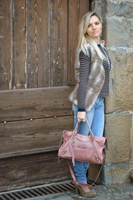 outfit jeans e tacchi, outfit gilet pelliccia, outfit maglia a righe, outfit tino generation, abbinamenti jeans e tacchi, abbinamenti maglia righe, abbinamenti gilet pelliccia, come abbinare il gilet di pelliccia, borsa rosa, come abbinare la borsa rosa, ciondolo tino,  orecchini majique, ragazze bionde, jeans fornarina, maglia mango, anello la murrina, fashion blogger italiane, mariafelicia magno fashion blogger, colorblock by felym, fashion blog italiani, outfit mariafelicia magno, italian girl, fashion bloggers italy, blonde girls, outfit gennaio 2015, outfit invernali, how to wear fur vest, jeans and heels, outfit jeans e tacchi, outfit gilet pelliccia, outfit maglia a righe, outfit tino generation, abbinamenti jeans e tacchi, abbinamenti maglia righe, abbinamenti gilet pelliccia, come abbinare il gilet di pelliccia, borsa rosa, come abbinare la borsa rosa, ciondolo tino,  orecchini majique, ragazze bionde jeans fornarina maglia mango anello la murrina fashion blogger italiane mariafelicia magno fashion blogger colorblock by felym fashion blog italiani outfit, mariafelicia magno, italian girl, fashion bloggers italy, blonde girls, outfit gennaio 2015, outfit invernali, how to wear fur vest, jeans and heels 